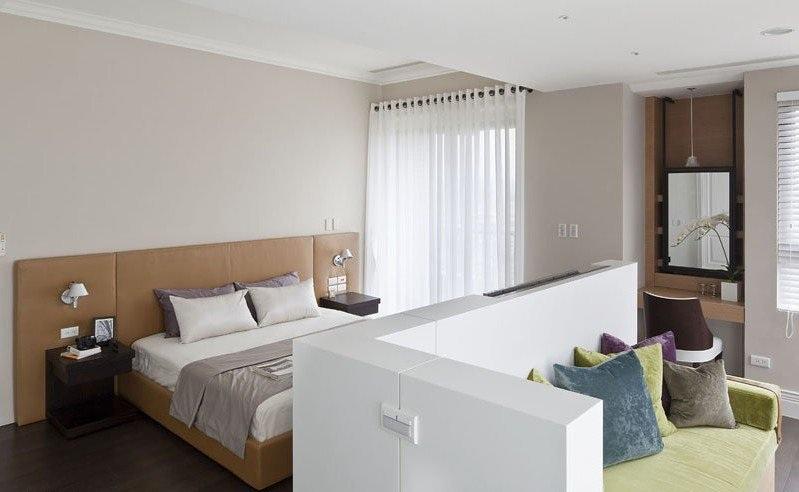 时尚简约卧室半隔断墙设计