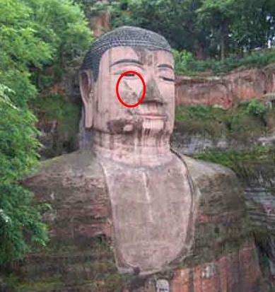 乐山大佛闭眼流泪应验中国大事(图)