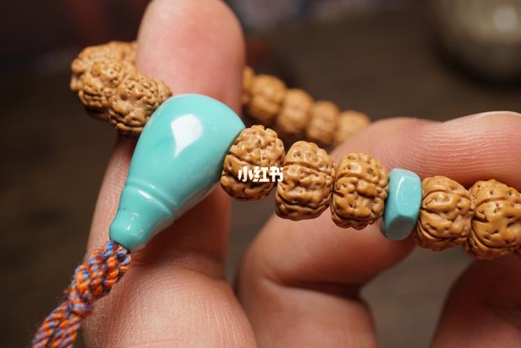 小金刚做手持_穿搭_配饰_绿松_搭配参考_时尚_配饰