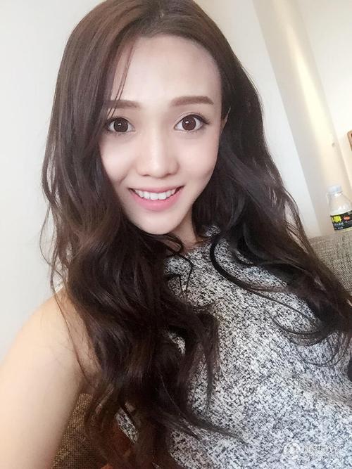 组图:上戏校花王靖雯笑容倾城 擅长古典舞