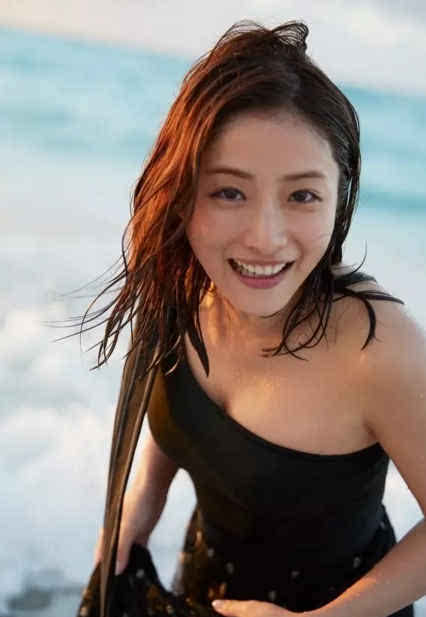 变身人妻前的最后一本写真?石原里美9月要出最新写真集啦!