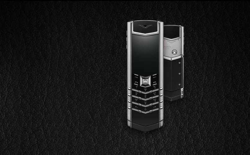 289万元!vertu眼镜蛇手机来了:439颗红宝石亮瞎眼