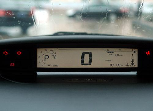 雪铁龙世嘉仪表盘显示service怎么消除