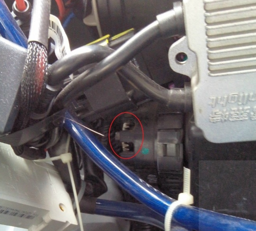 长安cs75远光灯怎么调