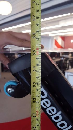 跑步面积测量结果为132.5*44cm,跑带厚为1.5mm