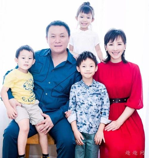 岳丽娜的老公是谁 岳丽娜全家福及三胎是男是女