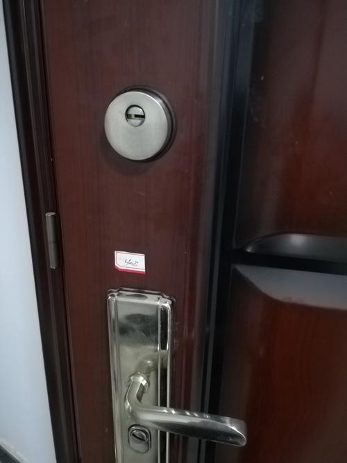 档案库双锁防盗门:严格落实双人管库,同进同出基本制度.