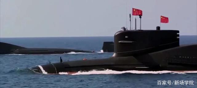 我国第一艘核潜艇"长征一号"