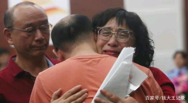 眼泪汪汪!李静芝终于找到了分离多年的嘉嘉