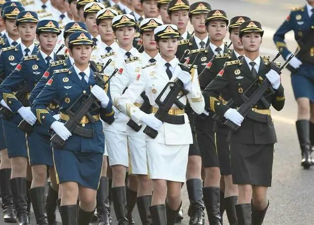 中国女兵仪仗队