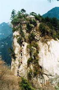 亚武山 - 亚武山概况 亚武山位于河南,山西,陕西三省交界的河南省灵宝