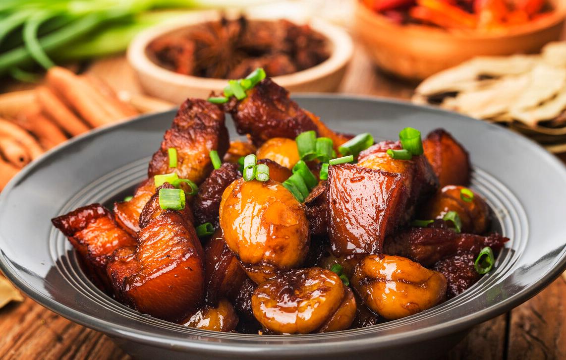 秋季进补时令菜,板栗红烧肉,补气有营养,香甜软嫩的美味家常菜