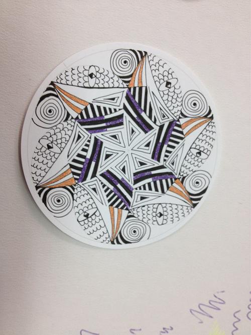 圆形纸砖练习禅绕画