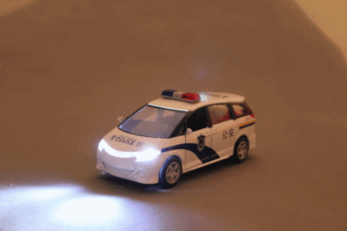 132丰田大霸王警车合金车回力开门mpv模型玩具车特警救护车