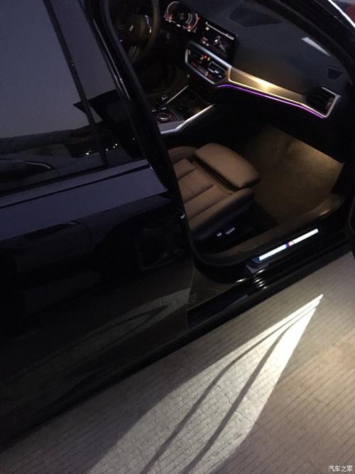 宝马3系提车作业炭黑耀夜g20