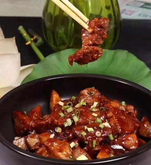 十二道招牌菜,每道菜都是真功夫,吸睛又旺销