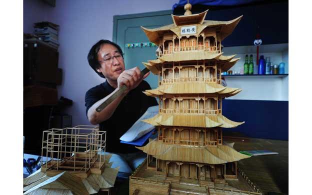 用牙签盖楼的"建筑达人"