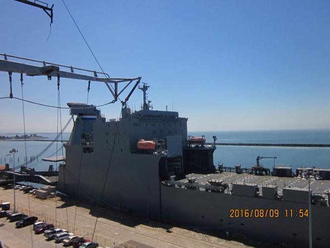 奥兰多角号滚装船 mv cape orlando (t-akr-2044),可以运载坦克.