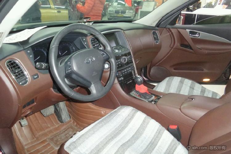 英菲尼迪qx50(进口)前排内
