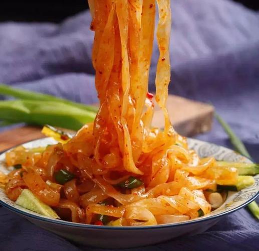 临潼人现做现送的陕西凉皮宝鸡擀面皮只需399元份加1元送罐装冰红茶1