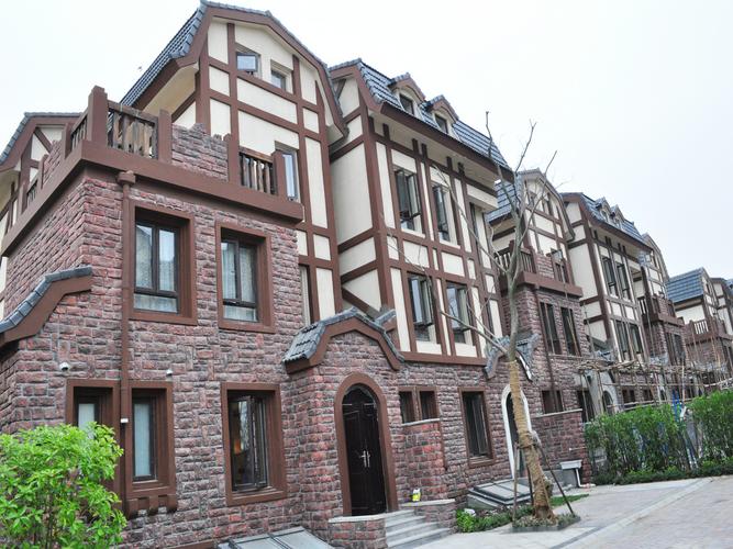 绿地布鲁斯小镇