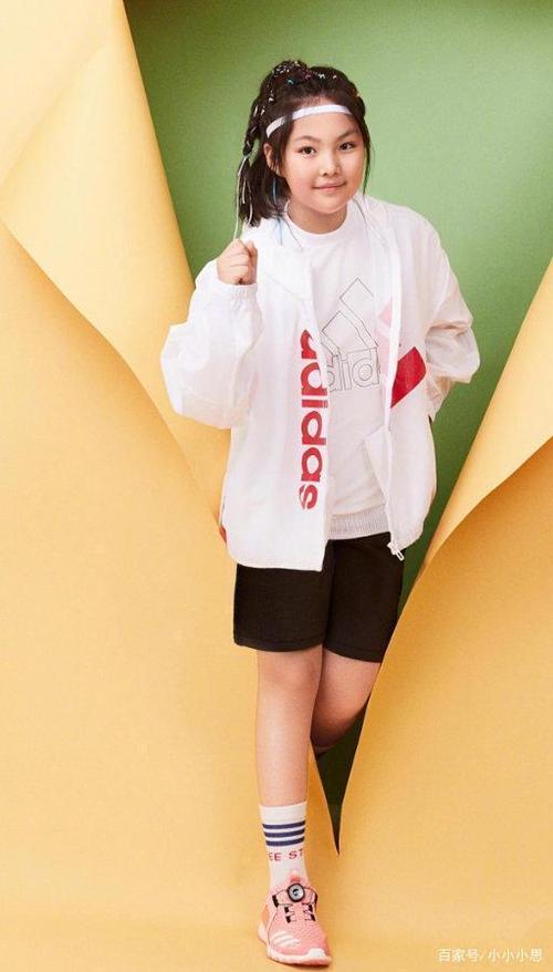 王诗龄不再公主风,衣服风格一变换,完全变了个人