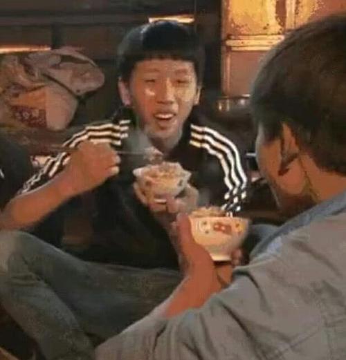 "真香哥"王境泽近照曝光,颜值大变,网友:第二个蔡徐坤!
