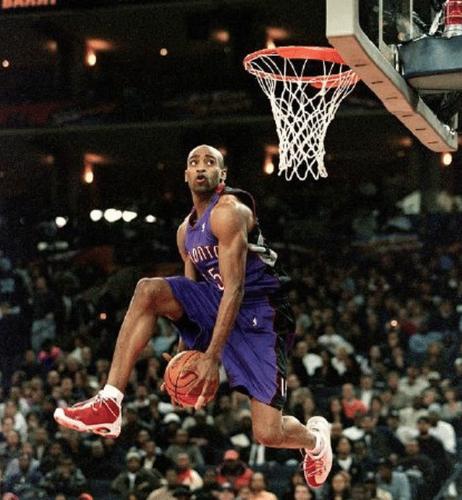 再见扣篮王!卡特正式宣布退役,8次进全明星,留下青春