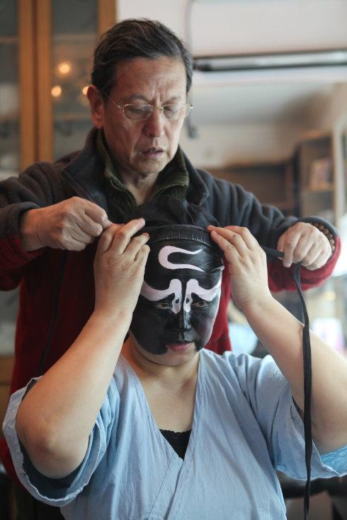 反串——勾脸篇_剧人社-京剧摄影