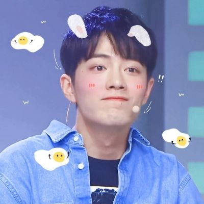 肖战可爱头像,兔耳朵有点小搞怪的
