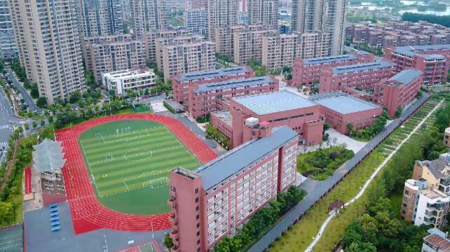 南昌三中高新校区周边居住小区稠密