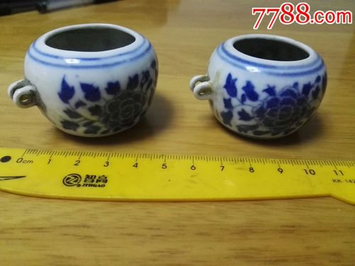 40-50年代景德镇鸟食罐