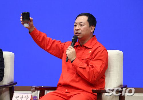 中国石油辽河油田欢喜岭采油厂齐5号站采油作业工,高级技师赵奇峰(张