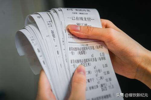 郑州餐饮众生相:有人门店水淹,有人停电食材全坏,有人外卖爆单