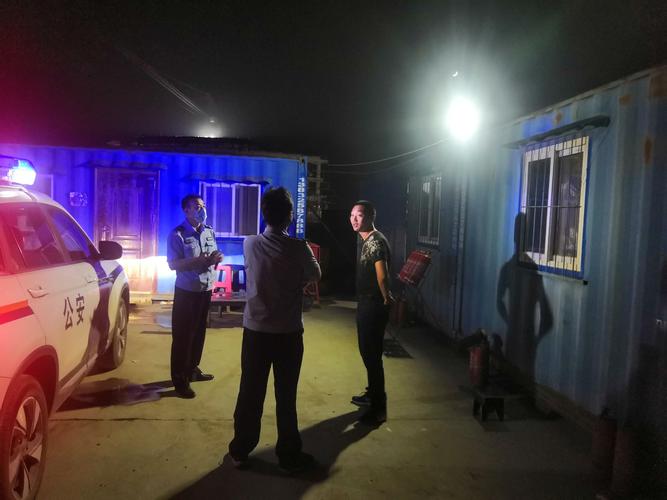 窝洛沽派出所组织开展夜间集中清查行动