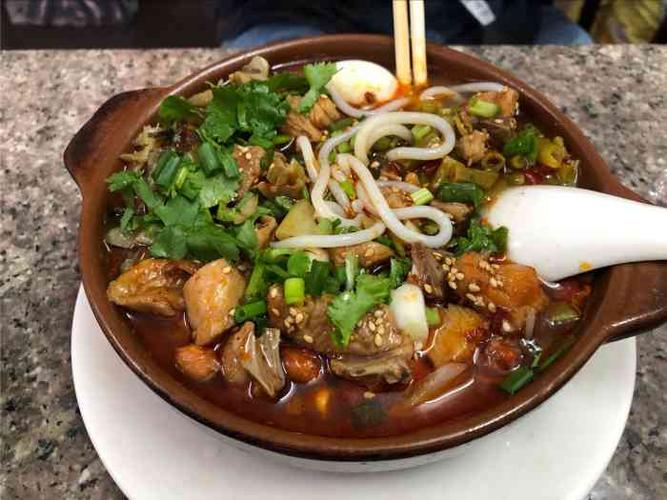 御香砂锅辣鸡粉-"来到吴川之前做了攻略,看见辣鸡粉好