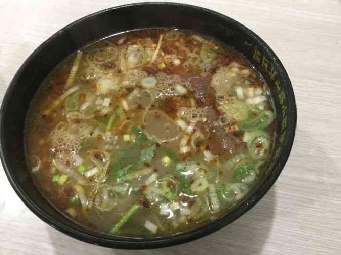 华山路小碗驴肉汤(唐宫路店)-"驴肉的营养价值高于其它肉类,并富含多