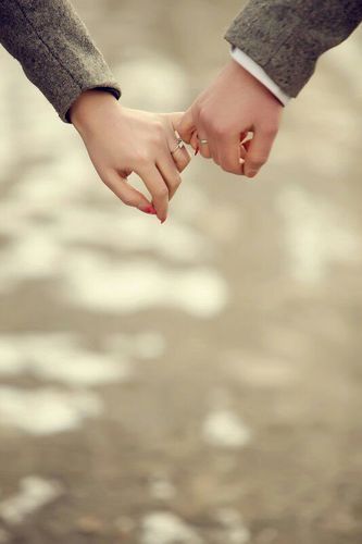 滋养着你我的心灵,婚姻使你我合二为一,相亲相爱,不离不弃