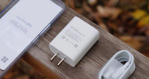 冬日亮眼的一道光:超薄超清晰的vivo s7e