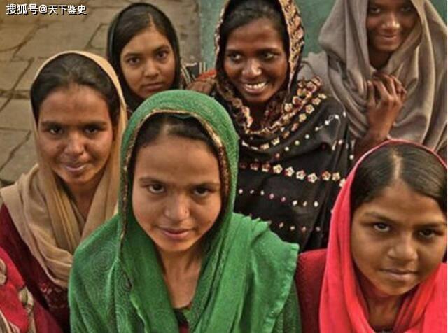 印度低种姓能冒充高种姓吗?答案是不能,光看脸就会露馅