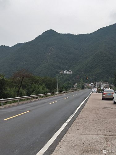 公交车天台往临海方向104国道,天台地界的尽头