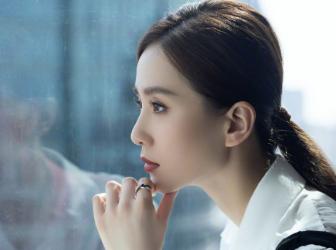 刘诗诗最新活动图干练利落低马尾造型又a又美