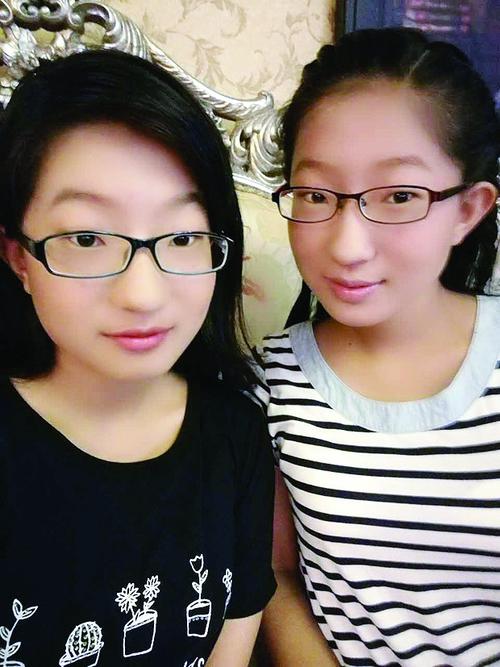 张晓榕(右)和张晓瑞  图片由本人提供