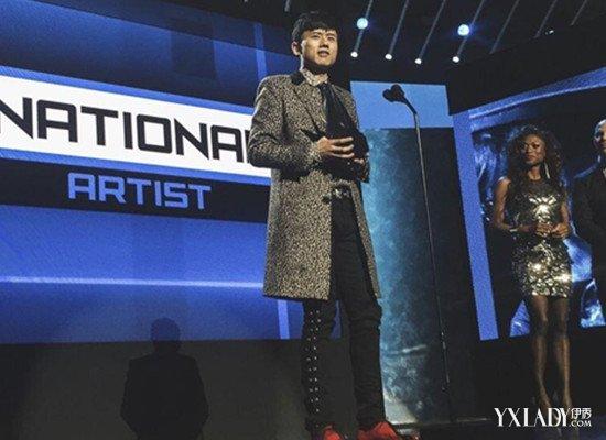 【图】格莱美颁奖典礼张杰获奖遭网友质疑 确在广告时间领奖