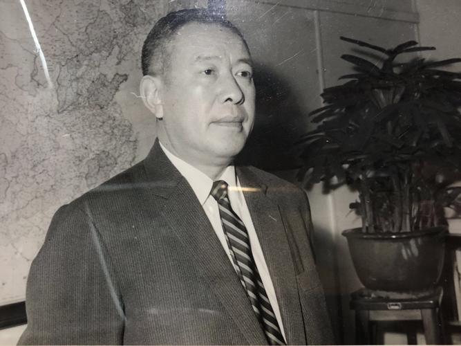 谢耿民
