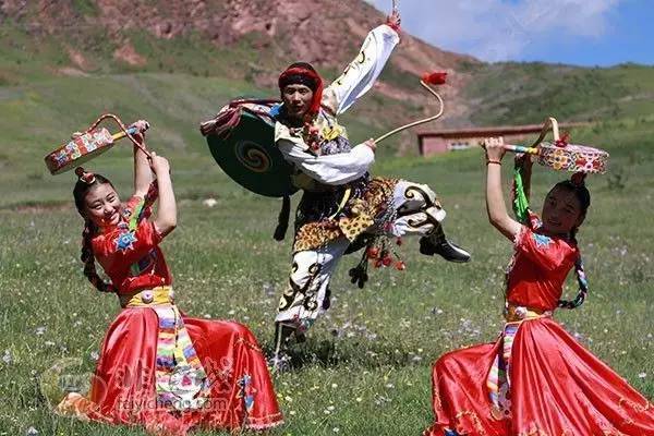 热巴舞(丁青热巴)