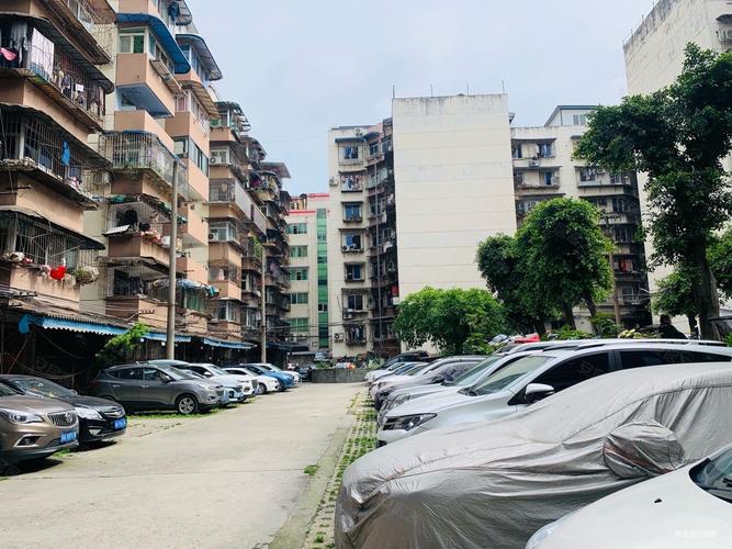 三号线李家沱站金城楼买七楼套三送八楼搭建套三和花园