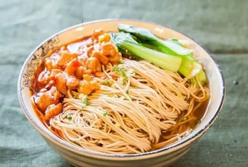 推荐理由:店内主营上海本帮面,主厨为专业做家常菜几十年的冯爸店里的