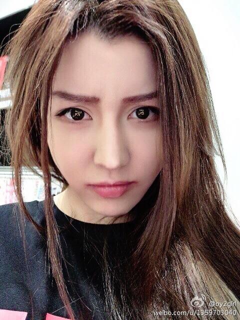 曝by2妹妹恋赌王之子 性感私照曝光