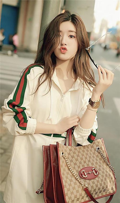 明星赵露思高清写真:清纯靓丽,乖巧可爱,笑容甜美